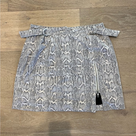 Free People Dresses & Skirts - Free People snakeskin patterned mini skirt